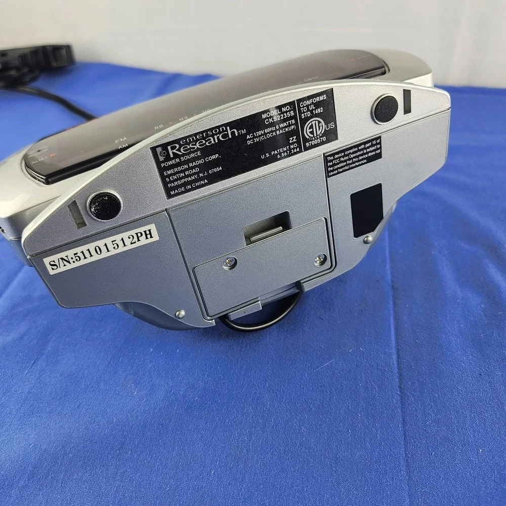 Emerson Research Smart Set FM/AM Radio Alarm Clock Tested Snooze Sensor CKS2235S